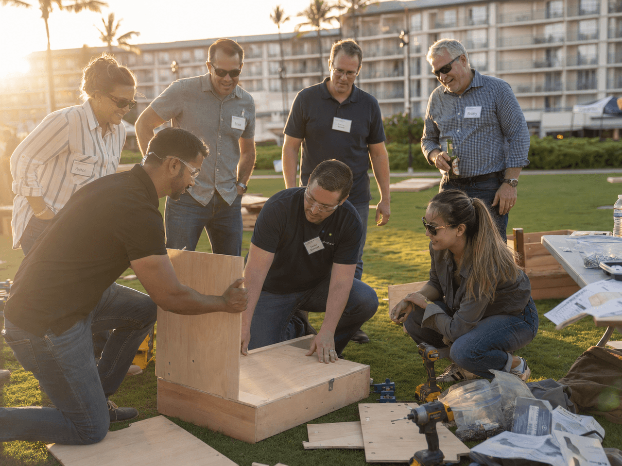 Dog House Happy. Hour Build — Housewarming team building with Building Teams